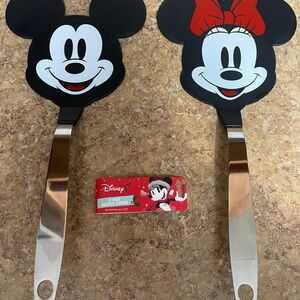 Disney Mickey and Minnie Mouse Spatula Set - Black and Red